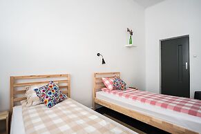 HOSTEL likeHome