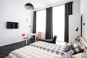 HOSTEL likeHome