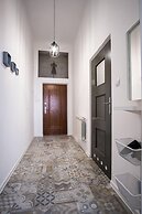 HOSTEL likeHome