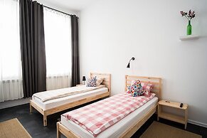 HOSTEL likeHome