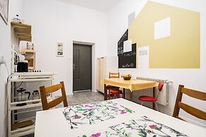 HOSTEL likeHome