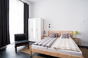 HOSTEL likeHome