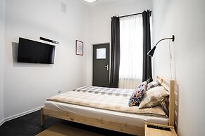 HOSTEL likeHome