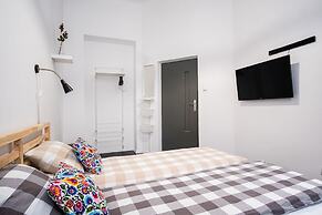 HOSTEL likeHome