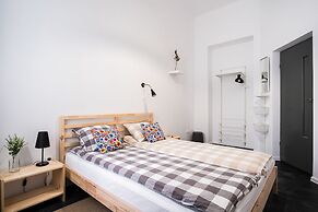 HOSTEL likeHome