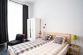 HOSTEL likeHome