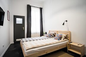 HOSTEL likeHome