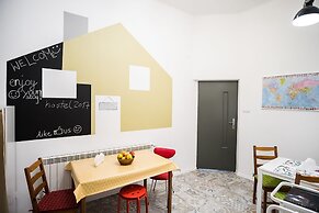 HOSTEL likeHome