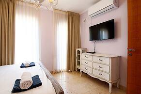 Penthouse & Jacuzzi in Neve Tzedek by FeelHome