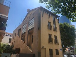 Penthouse & Jacuzzi in Neve Tzedek by FeelHome