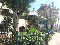 Penthouse & Jacuzzi in Neve Tzedek by FeelHome