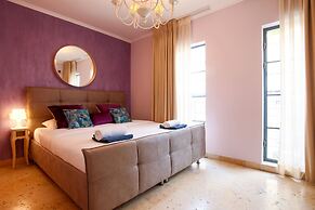 Penthouse & Jacuzzi in Neve Tzedek by FeelHome