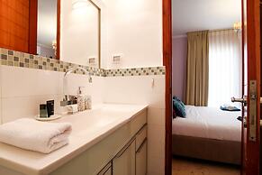 Penthouse & Jacuzzi in Neve Tzedek by FeelHome