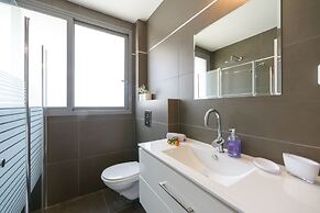 Beach & City Center by FeelHome