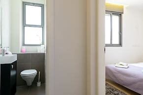 Comfort 3BR & Balcony by FeelHome