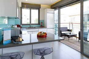 Comfort 3BR & Balcony by FeelHome