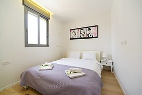 Comfort 3BR & Balcony by FeelHome