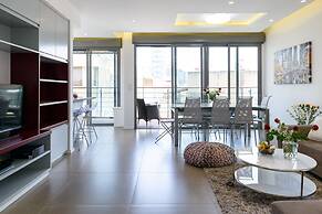 Comfort 3BR & Balcony by FeelHome