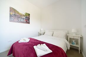 Comfort 3BR & Balcony by FeelHome