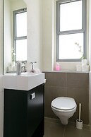 Comfort 3BR & Balcony by FeelHome