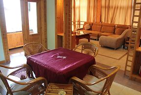 Taiping Lake Clove Garden Hotel