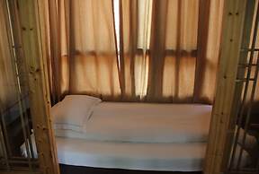 Taiping Lake Clove Garden Hotel