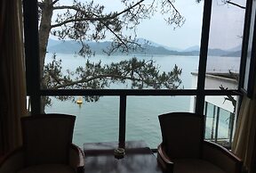 Taiping Lake Clove Garden Hotel