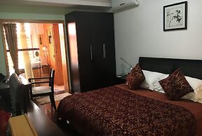 Taiping Lake Clove Garden Hotel