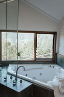 Kangaroo Ridge Retreat