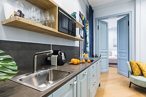 Boutique Apartment 26 16