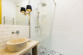 Boutique Apartment 26 16