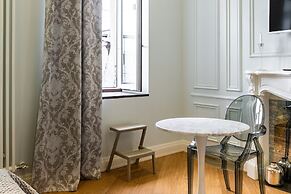 Boutique Apartment 26 16