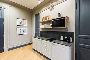 Boutique Apartment 26 16