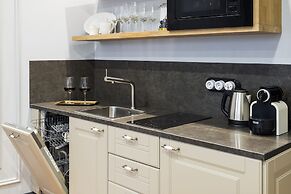 Boutique Apartment 26 16