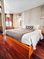 Prince Theatre Heritage Stay Hostel - Silom