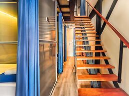 Prince Theatre Heritage Stay Hostel - Silom