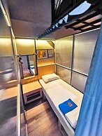 Prince Theatre Heritage Stay Hostel - Silom