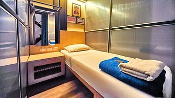 Prince Theatre Heritage Stay Hostel - Silom