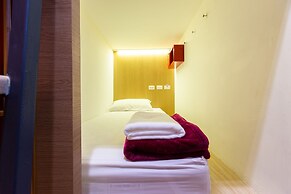 Prince Theatre Heritage Stay Hostel - Silom