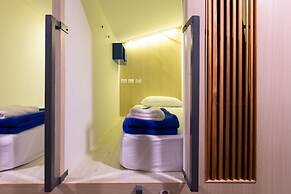 Prince Theatre Heritage Stay Hostel - Silom