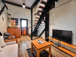 Prince Theatre Heritage Stay Hostel - Silom