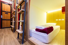 Prince Theatre Heritage Stay Hostel - Silom