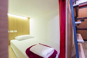 Prince Theatre Heritage Stay Hostel - Silom