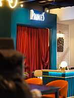 Prince Theatre Heritage Stay Hostel - Silom