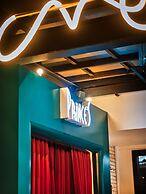 Prince Theatre Heritage Stay Hostel - Silom