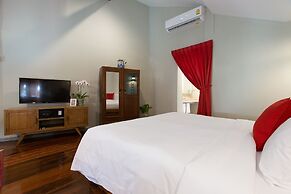 Prince Theatre Heritage Stay Hostel - Silom