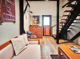 Prince Theatre Heritage Stay Hostel - Silom