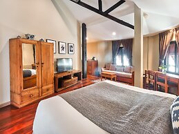 Prince Theatre Heritage Stay Hostel - Silom