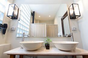 Prince Theatre Heritage Stay Hostel - Silom