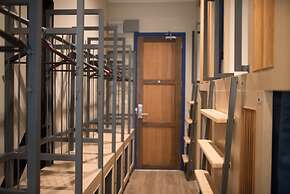 Prince Theatre Heritage Stay Hostel - Silom